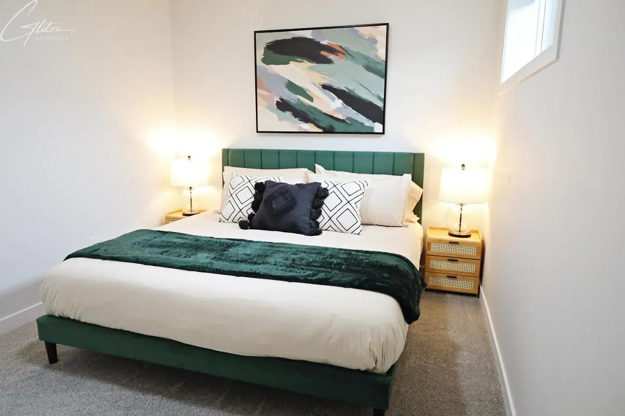 度假居 Stylish Suite With King Bed,Long Stays,Disney+,Airport 埃德蒙顿