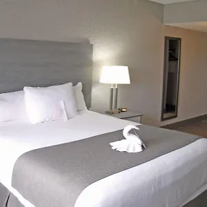 Hotel Ramada By Wyndham Yellowhead Nw, Edmonton